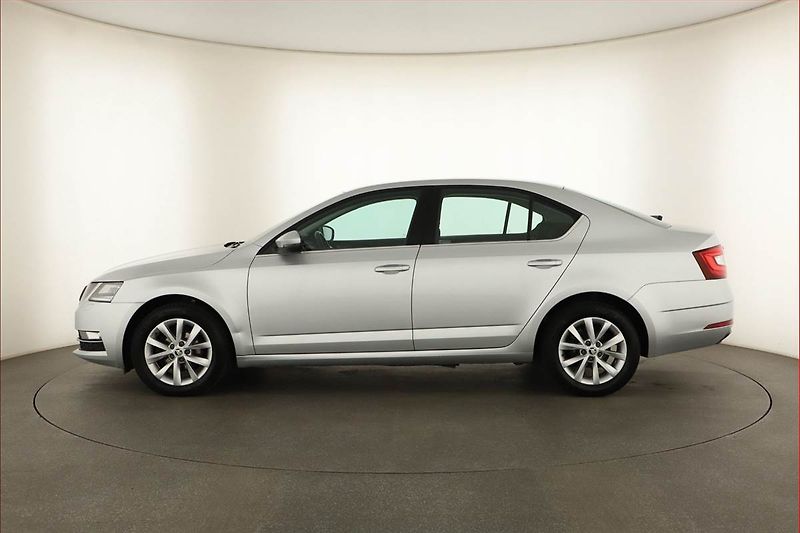 Škoda Octavia (2018) 1.6 TDI, Automat, Serv.kniha - fotka 3 z 15