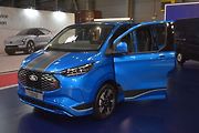 Menší elektrická dodávka Ford Courier