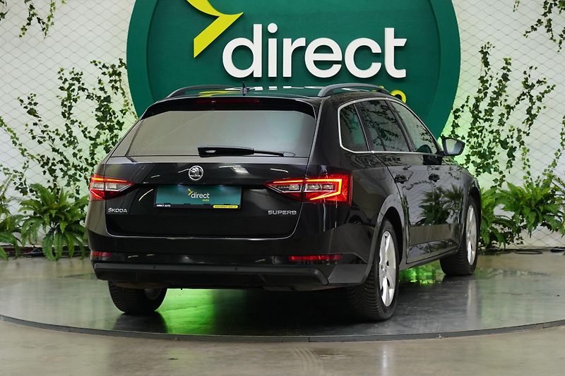 Škoda Superb - fotka 2 z 28