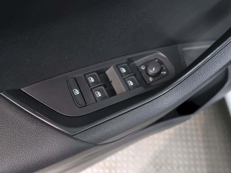 Škoda Karoq (2023) STYLE 1.5TSI 110KW DSG NAVI - fotka 38 z 41