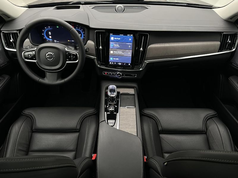 Volvo V90 CC B5 AWD ULTIMATE BRIGHT AUT - fotka 2 z 48