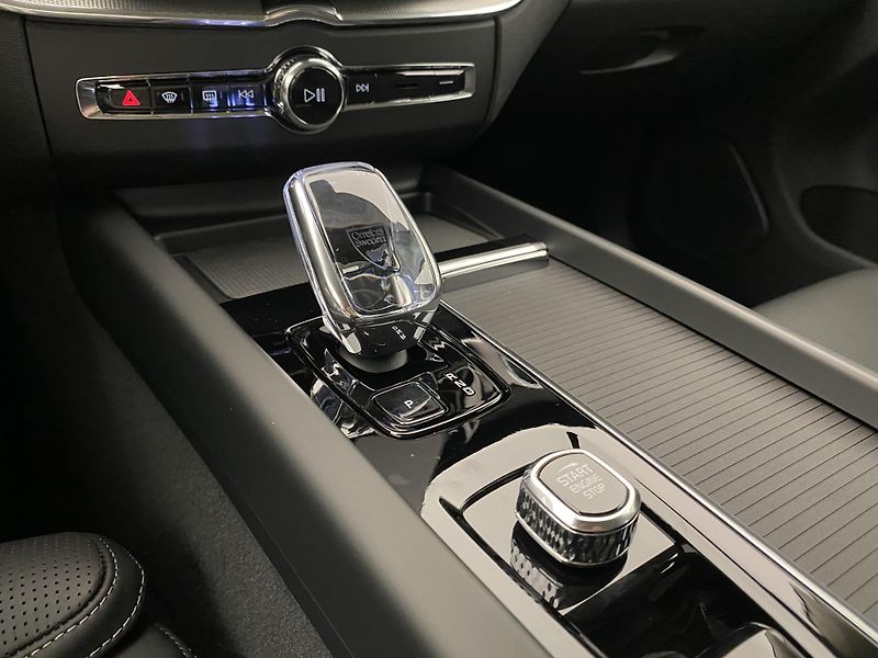 Volvo XC60 (2026) T6 AWD AUT DARK PLUS - fotka 35 z 66