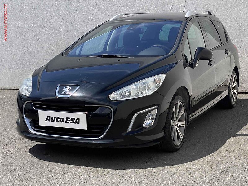 Peugeot 308 (2012) 1.6 VTi, Premium, +kola - fotka 3 z 18