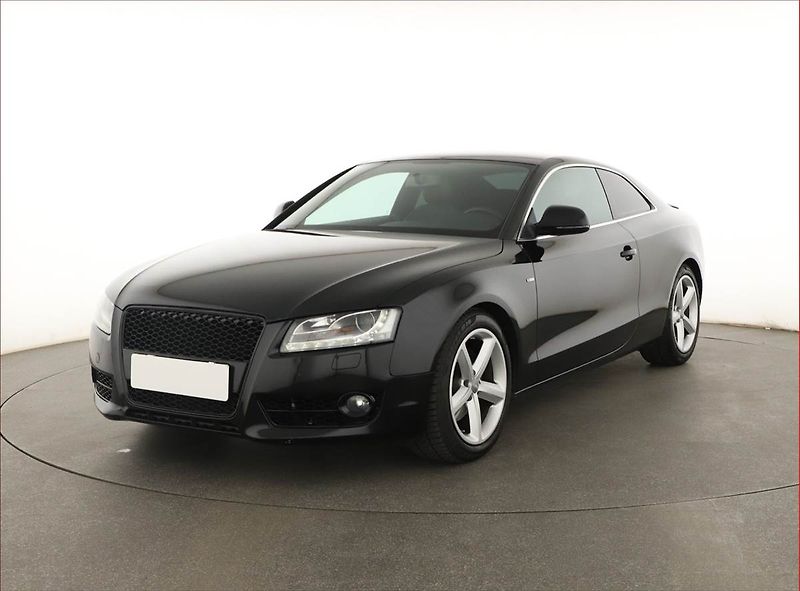 Audi A5 (2009) S-Line 2.0 TFSI, Xenony - fotka 2 z 14