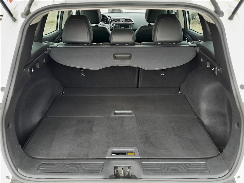 Renault Kadjar 1,2 TCe 96kW LIMITED - fotka 25 z 55