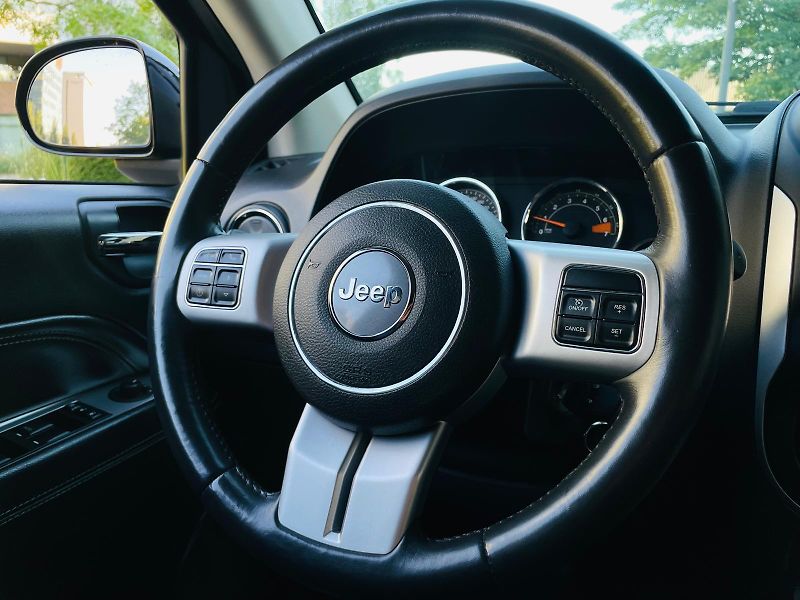 Jeep Compass 2.4i 4x4 AUT KAMERA TAŽNÉ - fotka 26 z 47