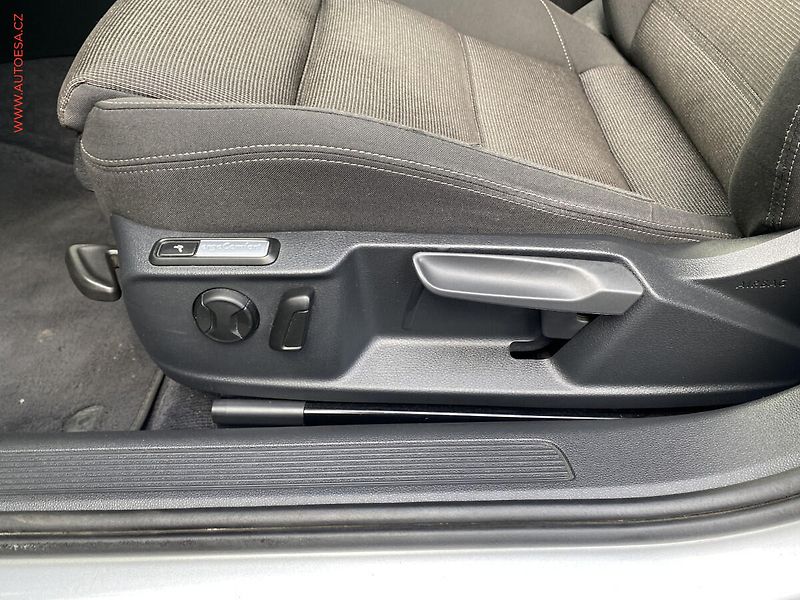 Volkswagen Passat (2018) 2.0 TDi 4x4, Comfortline, DSG - fotka 17 z 19