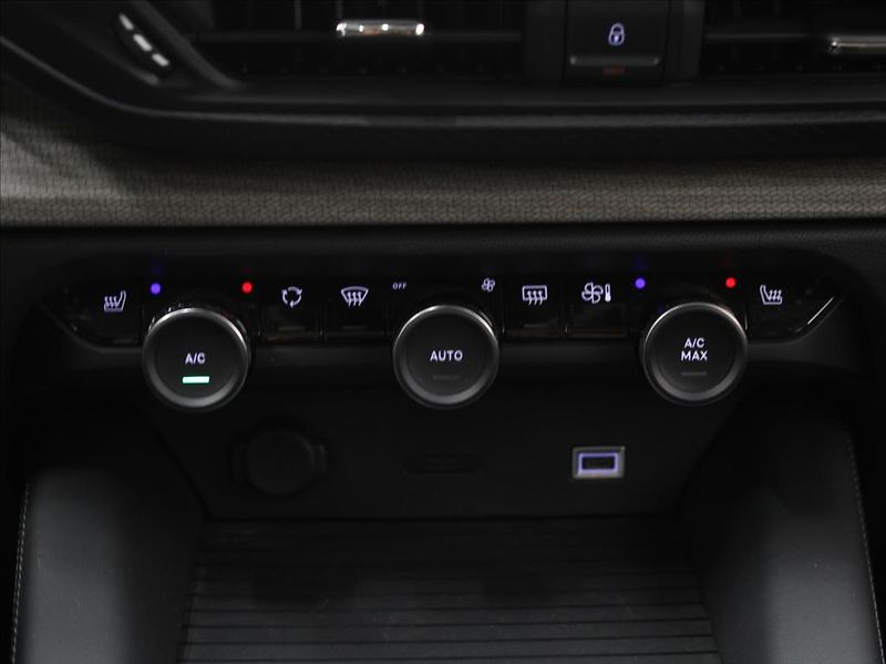 Citroën C5 X 1,6 PHEV 225 Shine PACK Pano. - fotka 15 z 27