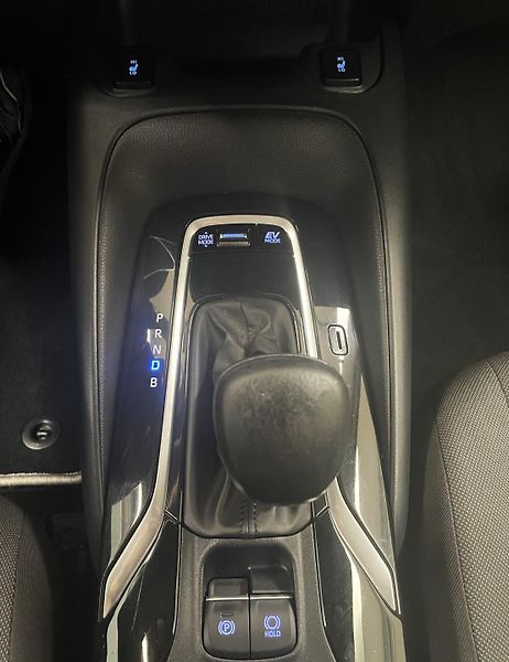 Toyota Corolla 1.8 Hybrid Active, e-CVT, ČR - fotka 19 z 25