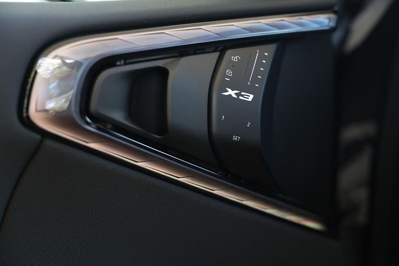 BMW X3 xDrive20d - fotka 13 z 17