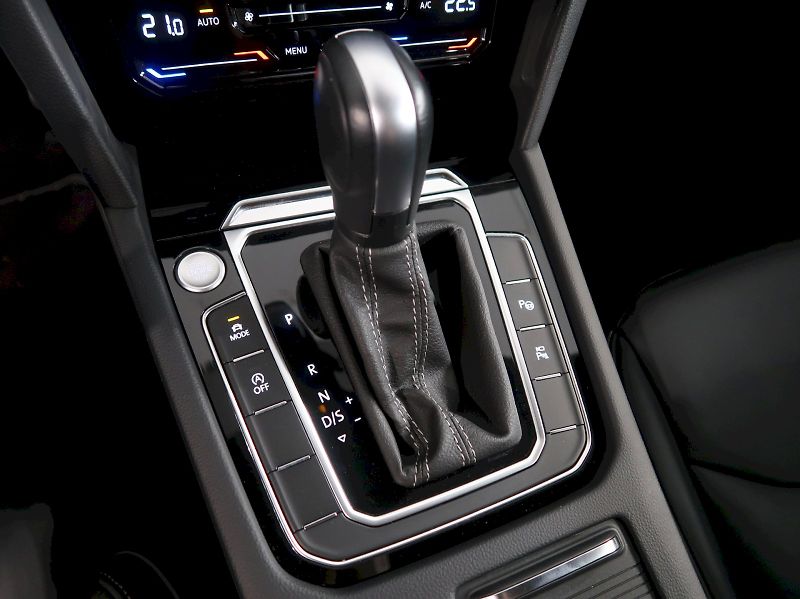 Volkswagen Arteon (2022) SB R-LINE 2.0TSI 206KW 4x4 DSG - fotka 35 z 42