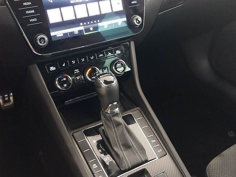 Škoda Superb (2022) Sportline 2.0 TDI - fotka 18 z 22