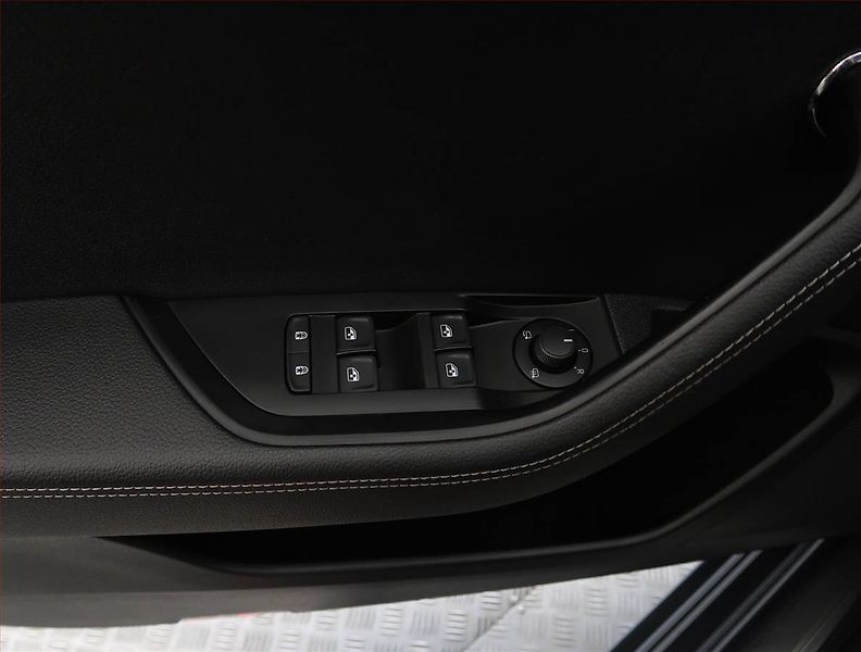 Škoda Superb (2023) Style 2.0 TDI, digi klima - fotka 28 z 29