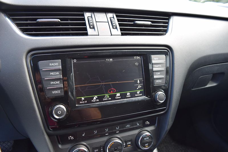 Škoda Octavia (2017) 1.4TSI 110kwSTYLE XEN TAŽ NAVI - fotka 24 z 45