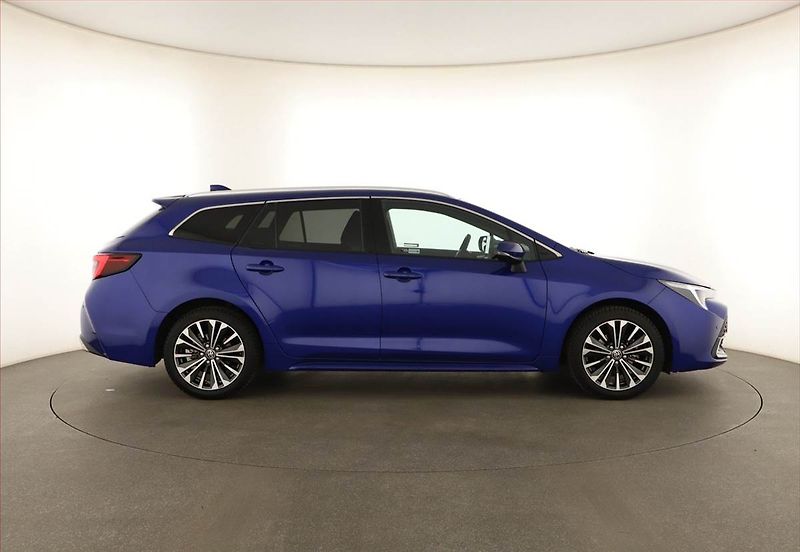 Toyota Corolla (2024) 1.8 Hybrid - fotka 6 z 20