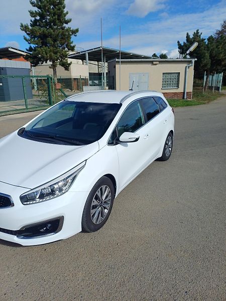Kia Ceed (2015) - fotka 2 z 20