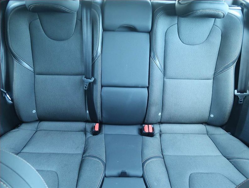 Volvo V40 (2016) 2.0 D3, Automat, Serv.kniha - fotka 10 z 18