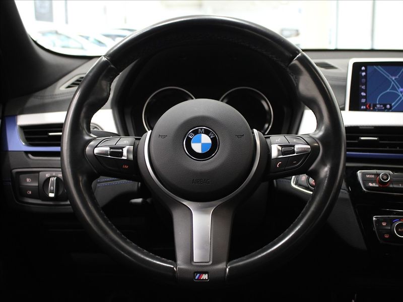 BMW X2 1,5 18i AT M-Paket 1.maj.ČR - fotka 9 z 27