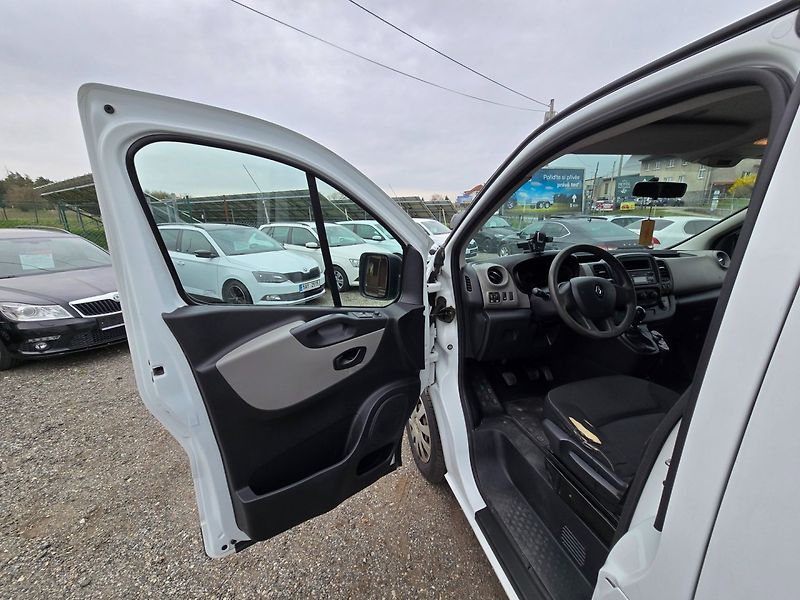 Renault Trafic (2017) 1.6 DCi 92 KW 8 - fotka 9 z 22