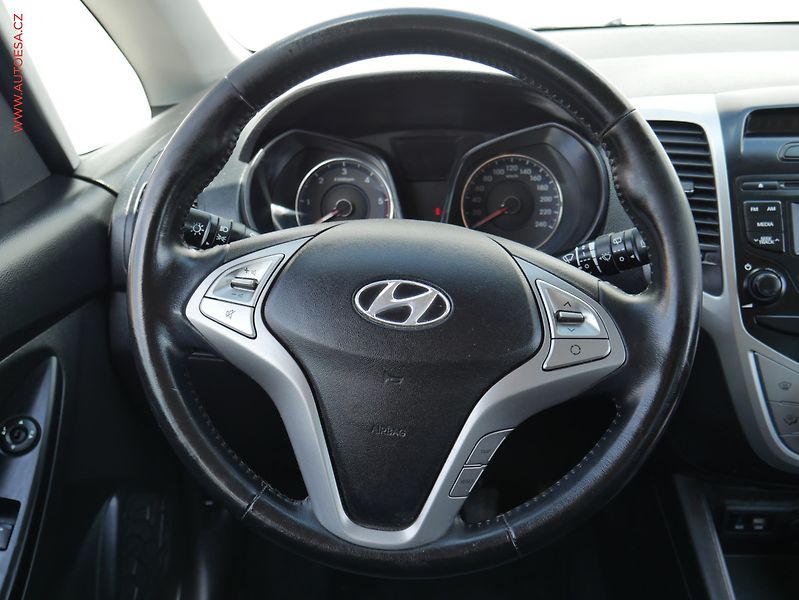 Hyundai ix20 (2015) 1.4 CRDi, ČR, AC - fotka 12 z 16