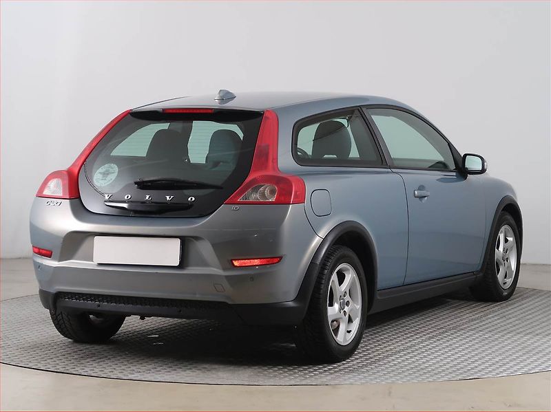 Volvo C30 (2011) 1.6 i, Tempomat, Park. senzory - fotka 5 z 15