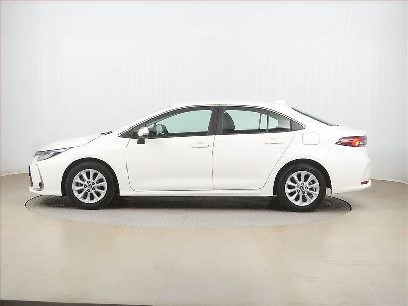 Toyota Corolla (2024) Comfort 1.5 VVT-i - fotka 3 z 17