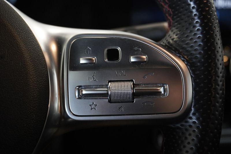Mercedes-Benz Třídy B B 220d 140kW AMG line AUTOMAT8 - fotka 17 z 29