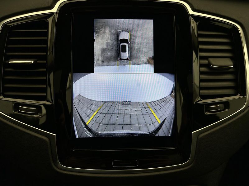 Volvo XC90 2.0 B5 4x4 Plus - fotka 25 z 32