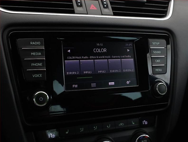 Škoda Octavia (2014) RS 2.0 TDI, Serv.kniha, Xenony - fotka 13 z 18