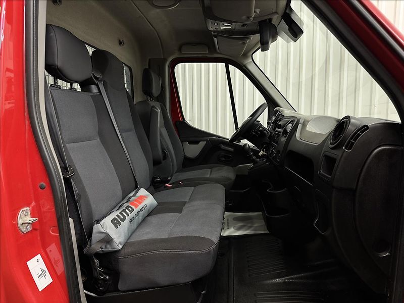 Renault Master 2.3dCi 92kW L2 3.5T - fotka 27 z 29