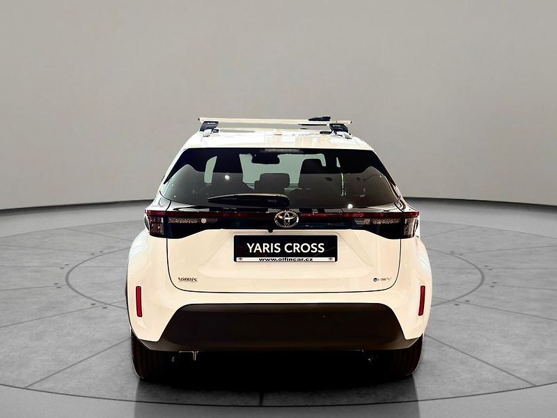 Toyota Yaris (2024) Style      Cross MC24 - - fotka 5 z 12