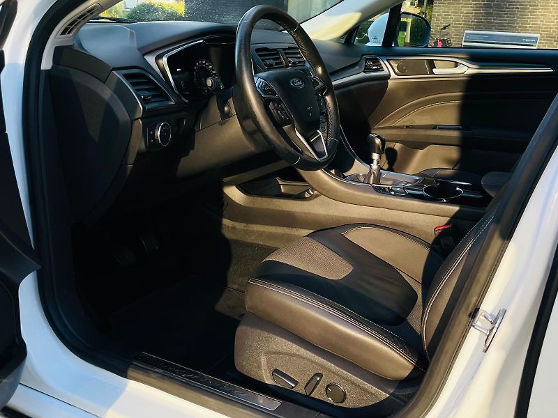 Ford Mondeo 2.0TDCi MAN VÝHŘEV SENZORY LED - fotka 25 z 46