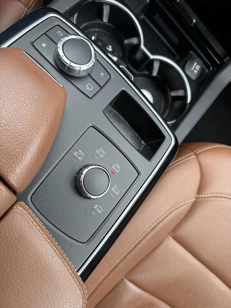 Mercedes-Benz GLE 250d 4M AMG Airmatic - fotka 51 z 53