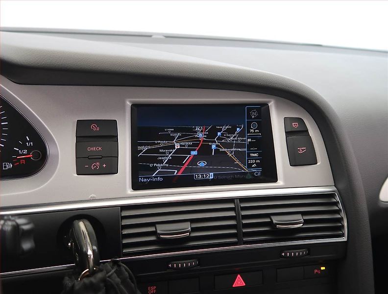 Audi A6 (2010) 3.0 TFSI, 4X4, Automat - fotka 17 z 29