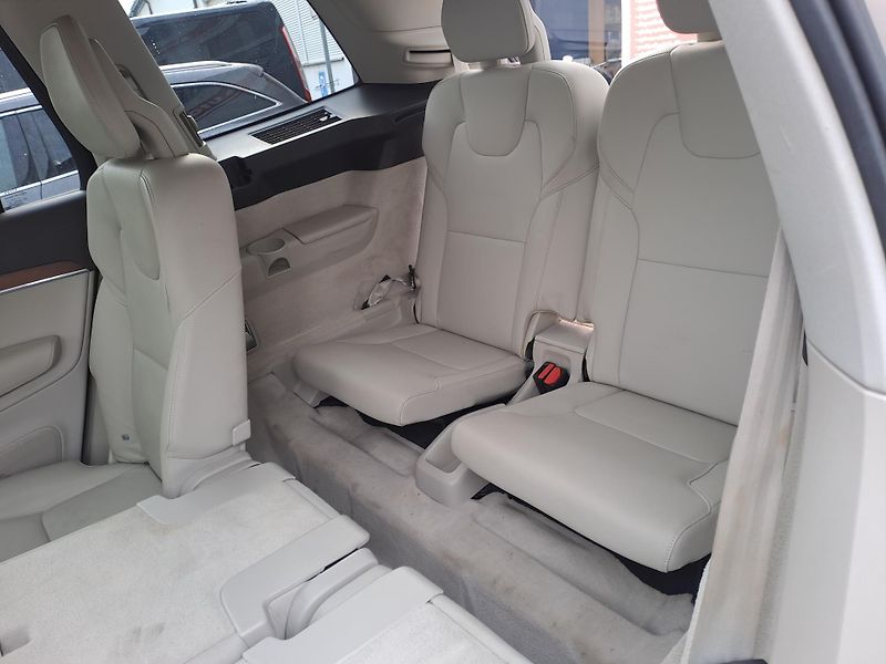 Volvo XC90 (2016) 2,0 D5 AWD DRIVE-E INSCRIPTION - fotka 19 z 35