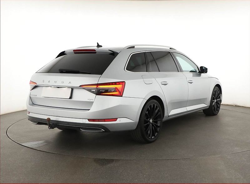 Škoda Superb (2022) Laurin&Klement 2.0 TDI - fotka 5 z 25