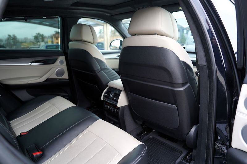 BMW X6 M50d xDrive/280 KW/20/B&O/ČR - fotka 32 z 48