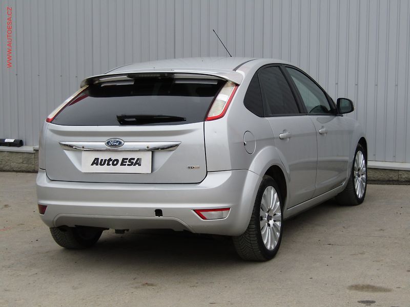 Ford Focus (2008) 2.0TDCi, ČR, AC, TZ, bixen - fotka 4 z 14