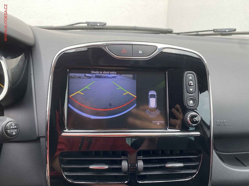 Renault Clio (2013) 1.2 i, ČR, AC, výhřev sed - fotka 15 z 17
