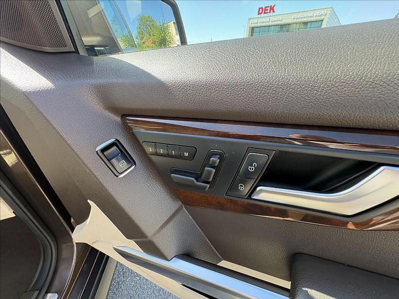 Mercedes-Benz GLK 3,0 350 CDI 195kW 4M,Navi,Kůže - fotka 27 z 40