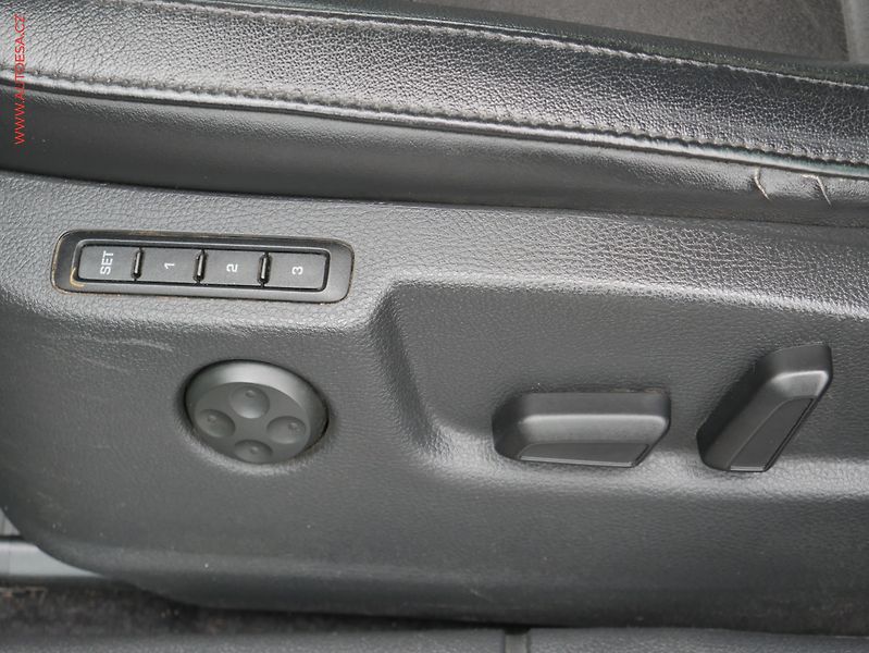 Škoda Superb (2014) 2.0 TDi, xenon, kůže - fotka 21 z 22
