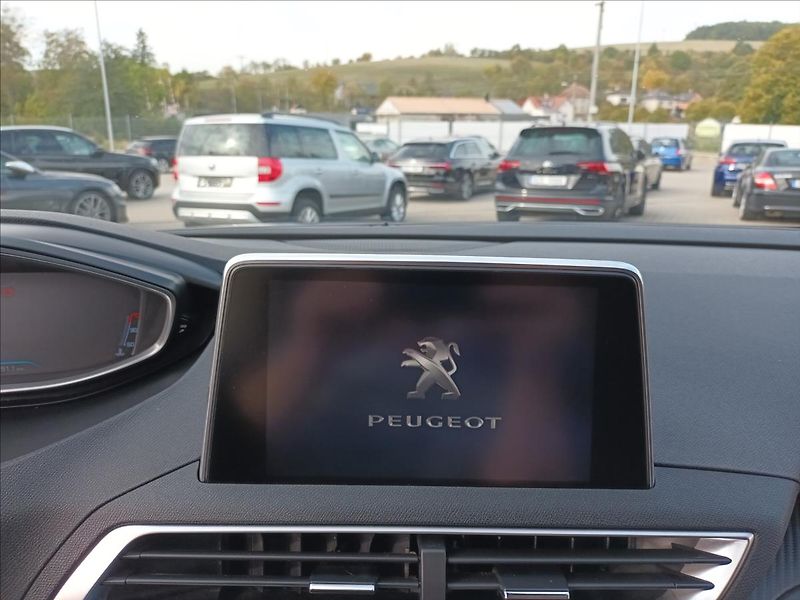 Peugeot 5008 1,6 HDI,88KW,ČR,7MÍST,NAVI,TZ, - fotka 31 z 46