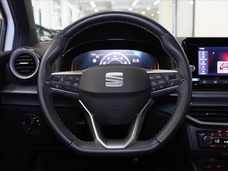 Seat Arona 1,0 TSi DSG Xperience 5L.Zár. - fotka 13 z 23