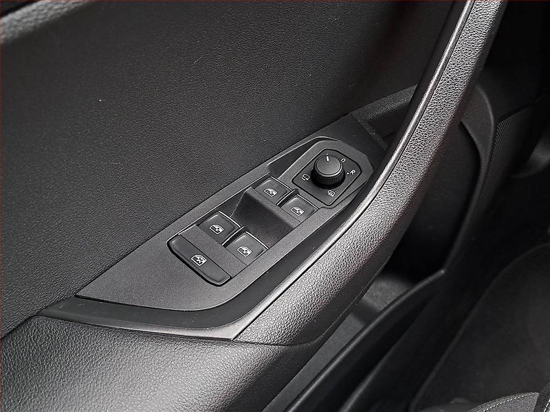 Škoda Karoq (2018) Style 1.5 TSI - fotka 19 z 21