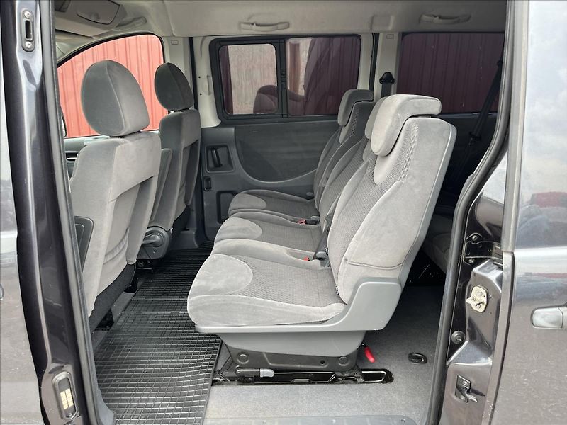 Peugeot Expert Tepee 2,0 HDi 8.MÍST KLIMA NAVIGACE - fotka 14 z 42