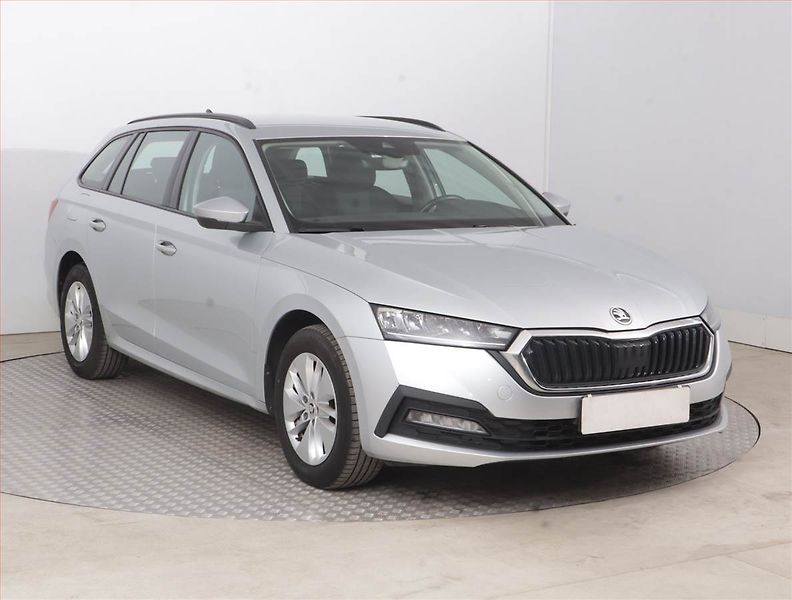 Škoda Octavia (2023) Ambition 2.0 TDI, ČR,1.maj - fotografie inzerátu