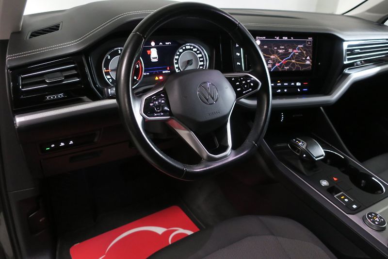 Volkswagen Touareg (2022) 3,0 TDI V6 ČR tažné 3,5t - fotka 12 z 50