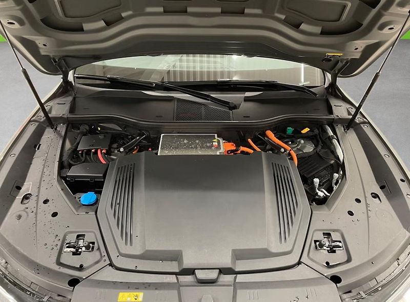 Audi Q8 e-tron 55 Q 360kam Pano Matrix Tažné - fotka 14 z 23