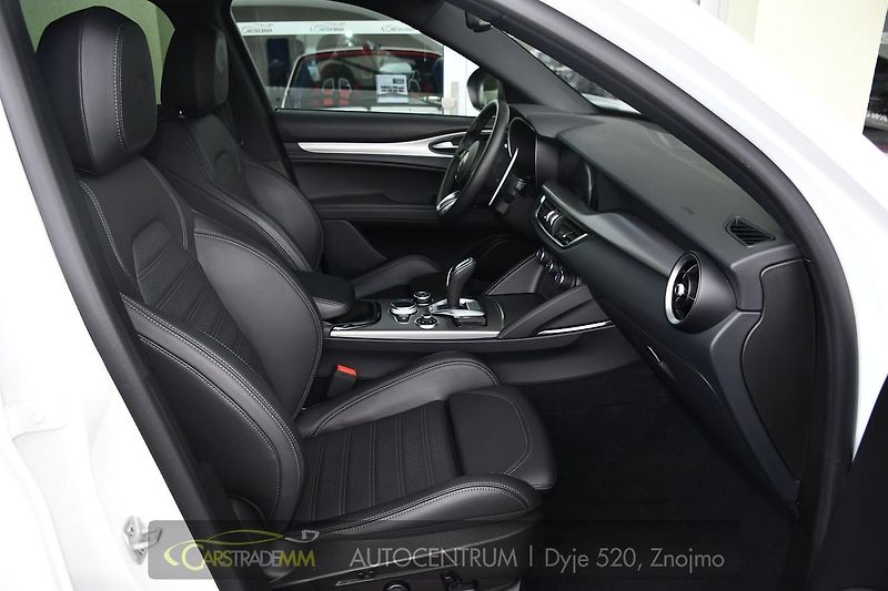 Alfa Romeo Stelvio 2.2 JTDm 154kW  Připravujeme - fotka 16 z 49