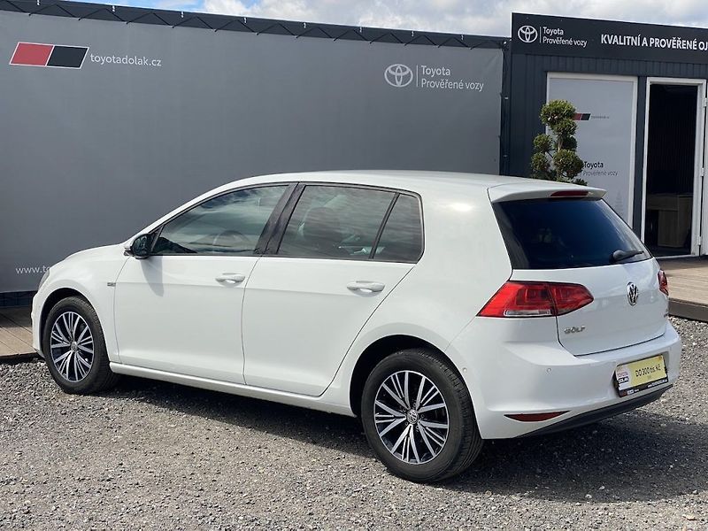 Volkswagen Golf 1.2TSi, Cup, 2x kola - fotka 4 z 28